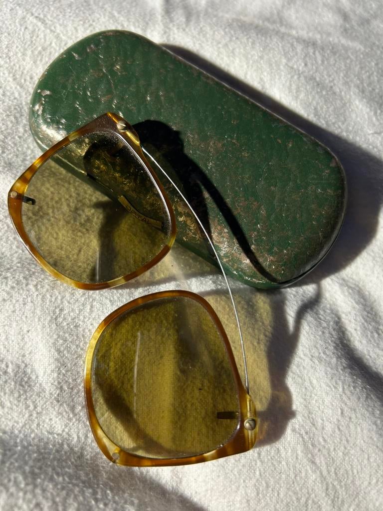 Vintage opzet zonnebril in antieke brillenkoker, Overige merken, Gebruikt, Ophalen of Verzenden, X