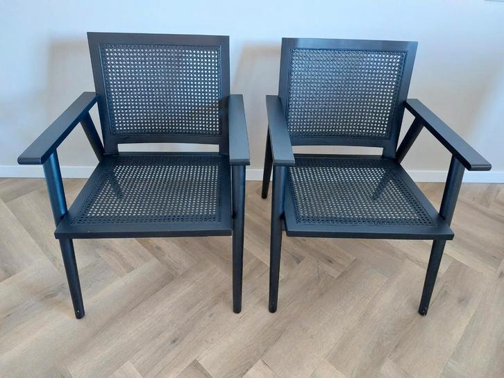 Te koop: 2 zwarte bijzetstoeltjes van Karwei, Huis en Inrichting, Stoelen, Gebruikt, Twee, Hout, Zwart, Ophalen