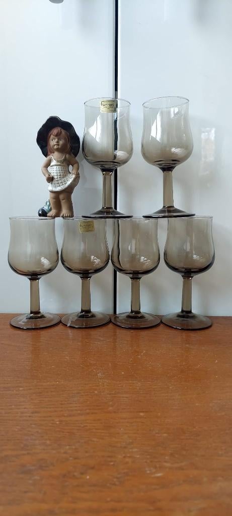 Ronde eettafel van gehard glas 1094 ANGEL CERDA