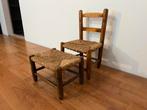 Vintage houten kinderstoel en krukje met rieten zitting, Huis en Inrichting, Ophalen, Gebruikt, Bruin, Eén