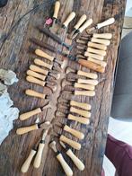 Gereedschap voor boeken en lederbewerking, Ophalen