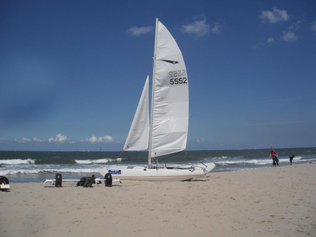 Dart 18 catamaran zeilklaar inclusief PEGA trailer nr.5552, Watersport en Boten, Catamarans, Ophalen, Gebruikt, Geen motor, Overige modellen