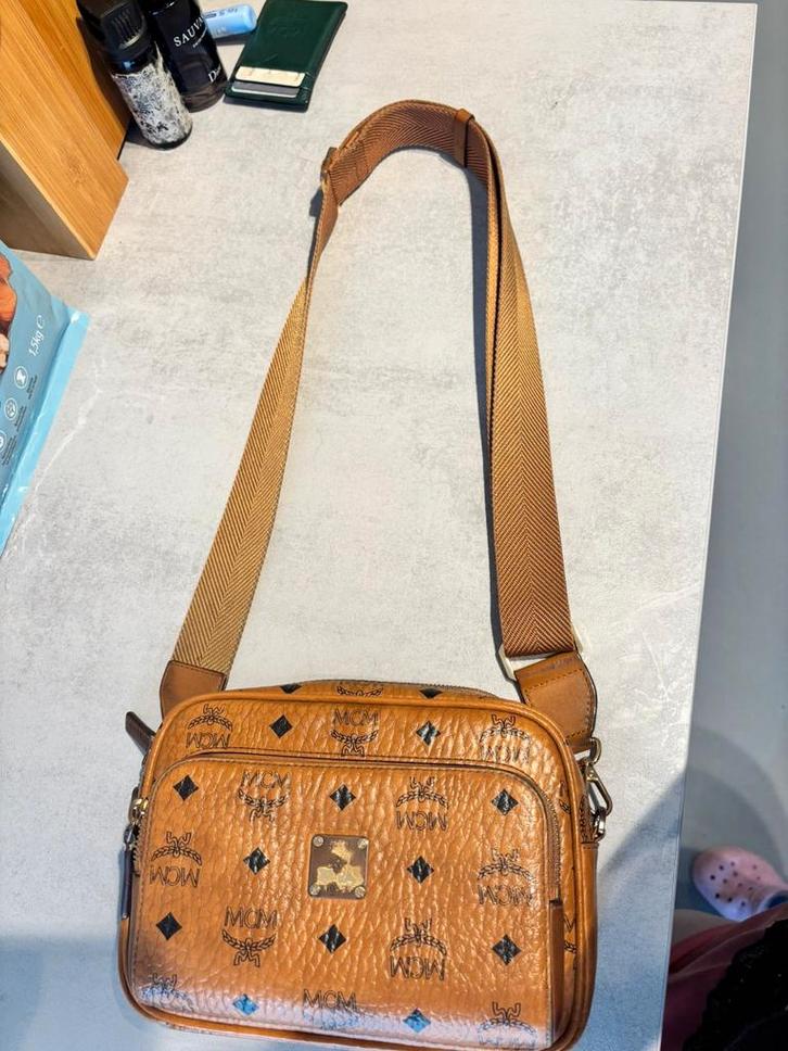 MCM Visetos Crossbody Tas - Cognac Leer, Sieraden, Tassen en Uiterlijk, Tassen | Schoudertassen, Gebruikt, Overige merken, Bruin
