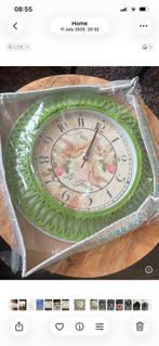 Nieuwe Wandklok in Verpakking - Groen met Vintage Design, Ophalen of Verzenden, Nieuw, Analoog, Wandklok