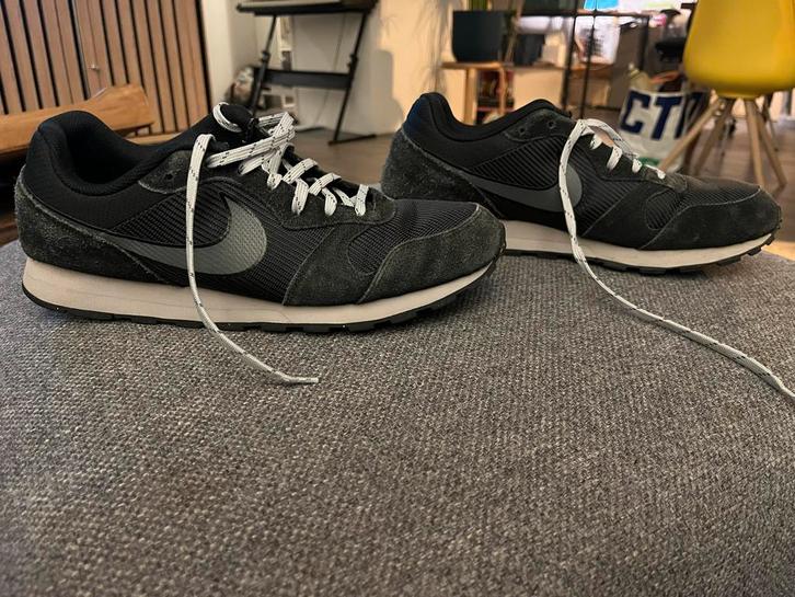 Nike MD Runner 2 - Maat 45 - Zo goed als nieuw, Kleding | Heren, Schoenen, Zo goed als nieuw, Sneakers of Gympen, Zwart, Ophalen of Verzenden