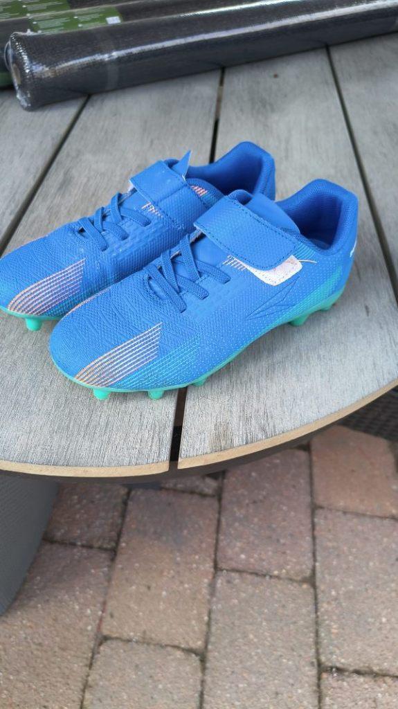 voetbalschoenen maat 34, Sport en Fitness, Voetbal, Ophalen, Maat XS of kleiner, Schoenen, Zo goed als nieuw