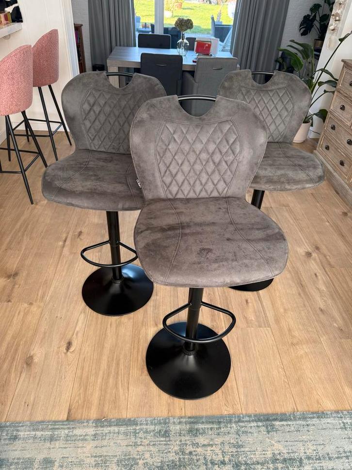 Set van 3 grijze barkrukken, in hoogte verstelbaar, Huis en Inrichting, Barkrukken, Gebruikt, 90 cm of meer, Metaal, 3 krukken