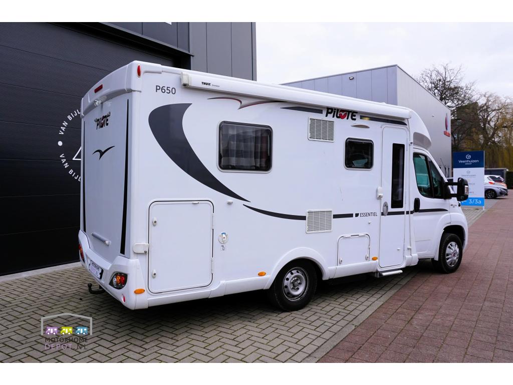 Pilote Essentiel P 650 Compact / Trekhaak, Caravans en Kamperen, Standaard zit, Achteruitrijcamera, Ringverwarming, Koelkast