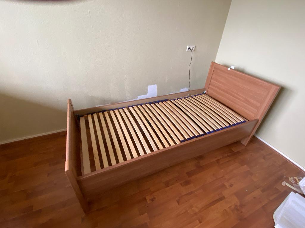 1 persoonsbed met elektrische bodem, Huis en Inrichting, Slaapkamer | Bedden, Ophalen, Verstelbaar, 90 cm, Eenpersoons