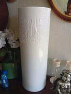 Witte groot midcentry vaas reliëfpatroon Rosenthal Germany, Wit, Aardewerk of Porselein, Ophalen of Verzenden, Zo goed als nieuw