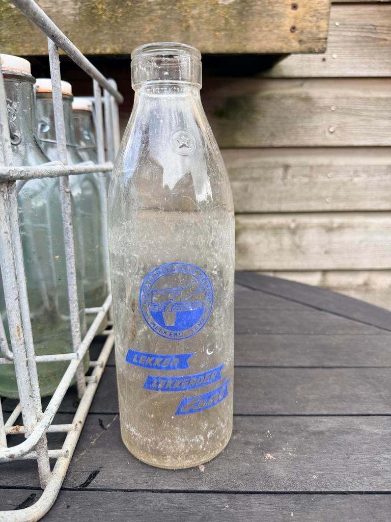 Oude melkkrat 1968 Melkerij Lent met flessen, Antiek en Kunst, Ophalen