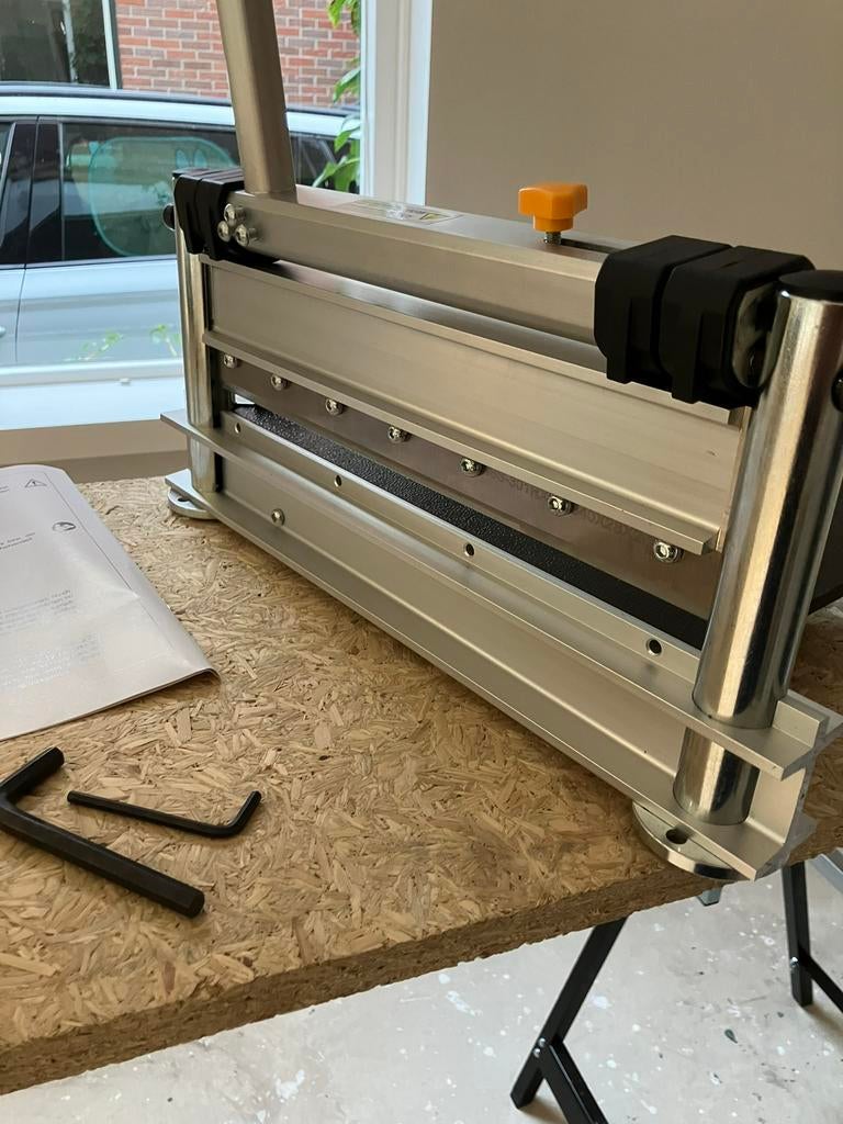 Te huur laminaat knipper proffesioneel, Ophalen of Verzenden, Zo goed als nieuw, Minder dan 50 watt