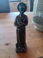 Beeldje van een persoon met kruis en doodskop op voet, Verzamelen, Beelden en Beeldjes, Ophalen of Verzenden, Zo goed als nieuw
