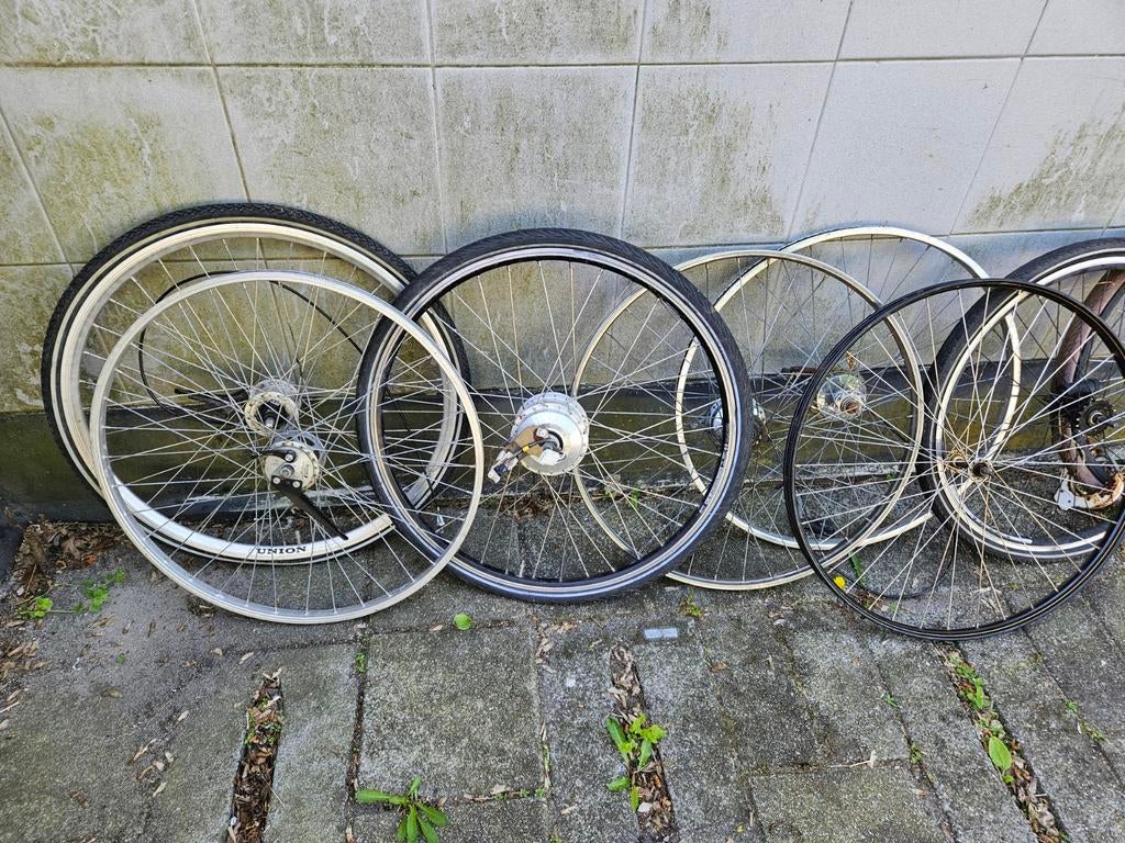 Partij fietsen en onderdelen - alles in 1 koop, Ophalen, Gebruikt, Band, Kinderfiets