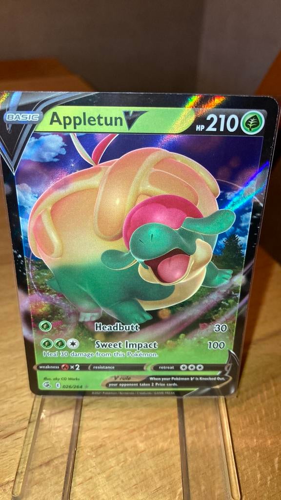 Pokemon Appletune V 26/264 Fusion Strike 3,00 euro, Ophalen of Verzenden, Zo goed als nieuw