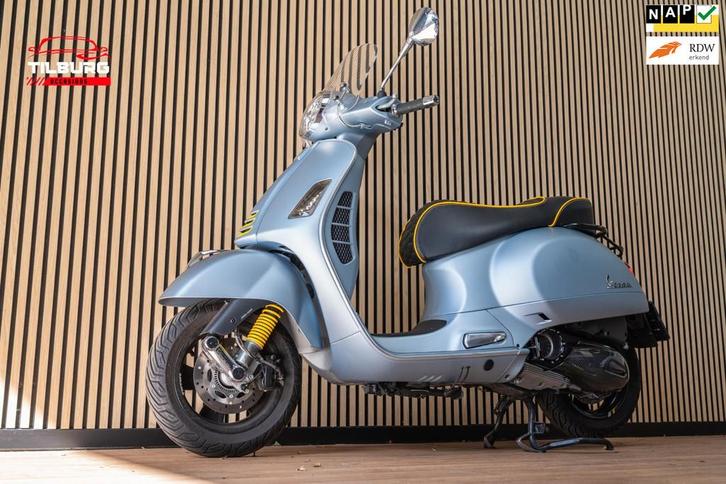Vespa Scooter GTS 300 | 2021 | Akrapovic | CARBON |LED |, Motoren, Motoren | Overige merken, Bedrijf, Scooter, 12 t/m 35 kW, ABS