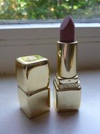 KissKiss Lipstick Beige Groove nr. 555 NIEUW, Lippen, Beige, Nieuw, Ophalen of Verzenden