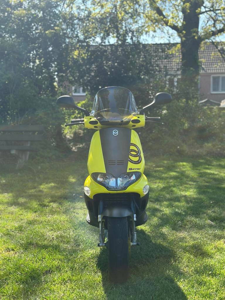 Gilera runner 70cc, Fietsen en Brommers, Scooters | Piaggio, Ophalen, Zo goed als nieuw, Tweetakt, Overige modellen