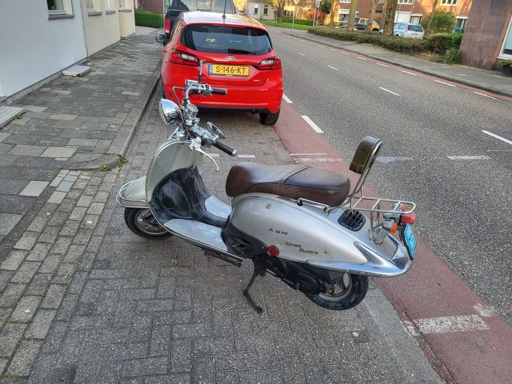 Yiying Retro scooter, Ophalen, Gebruikt, Benzine