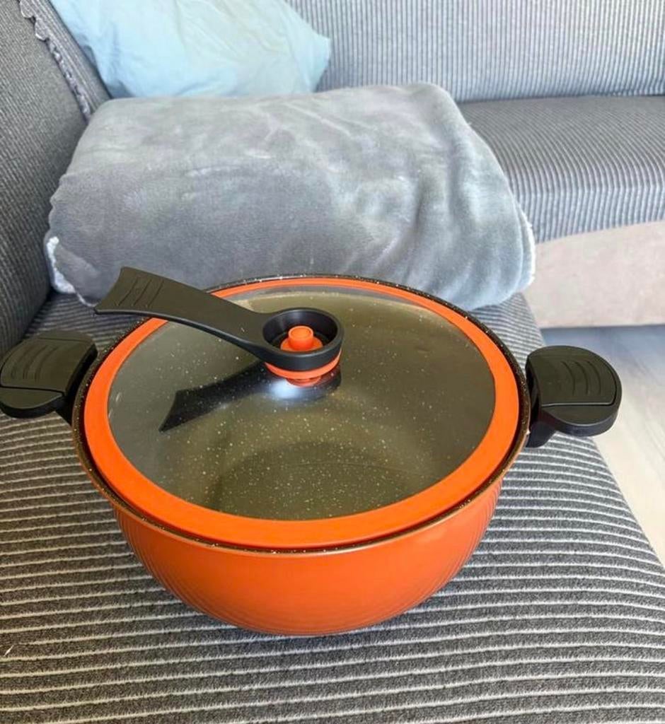 Snelkookpan met klemmen op handvaten, Huis en Inrichting, Keuken | Potten en Pannen, Kookpan of Snelkookpan, Overige materialen