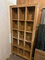 moderne houten kubistische boekenkast, Ophalen of Verzenden, Zo goed als nieuw, 25 tot 50 cm