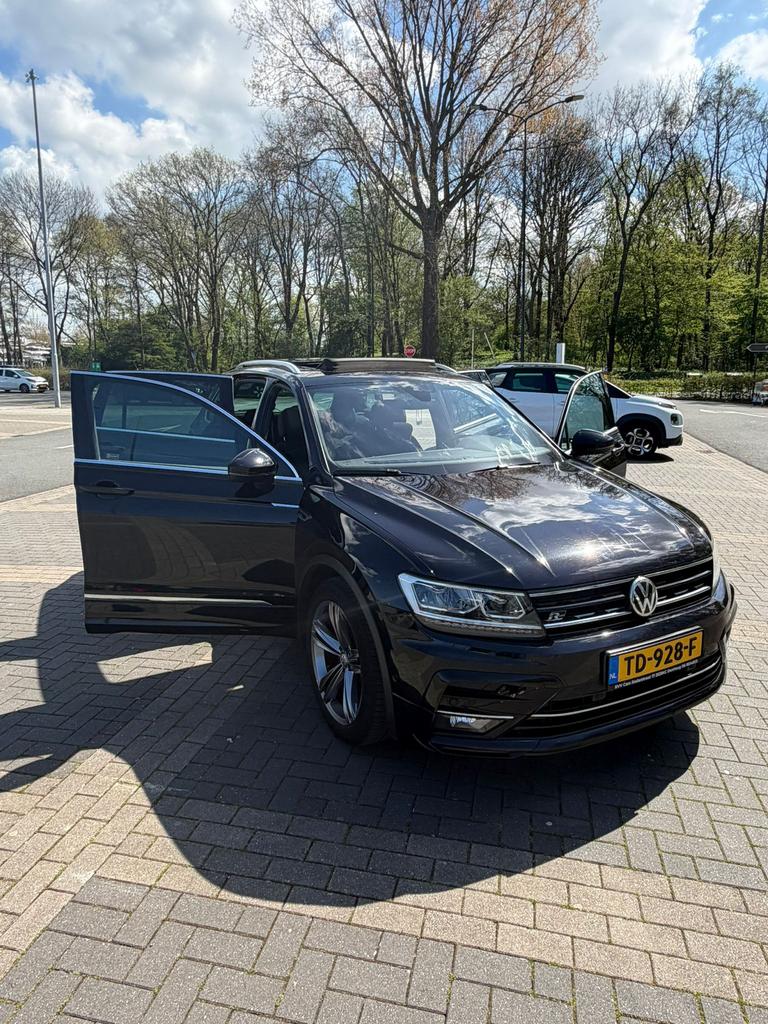 Volkswagen Tiguan 1.4 TSI 150pk 4Motion DSG 2018 Zwart, Auto's, Automaat, 1800 kg, 4 cilinders, Zwart