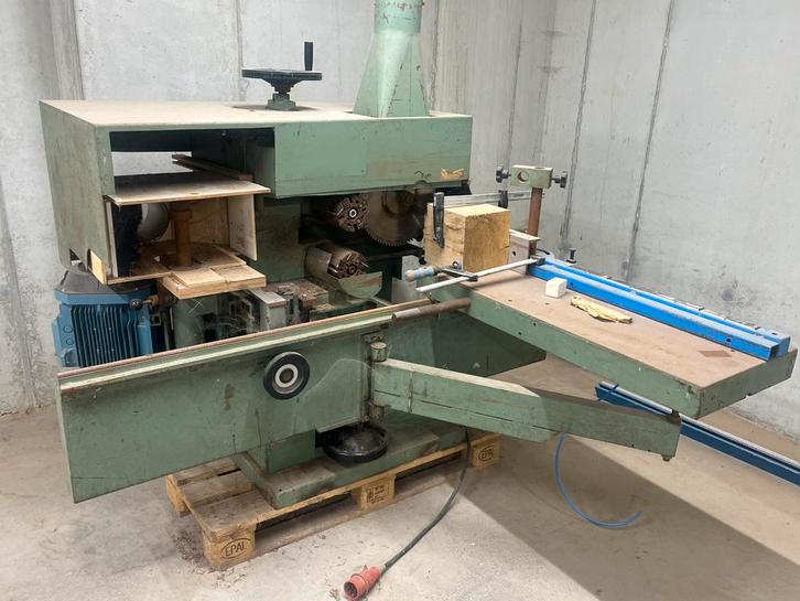 Vertongen Pennenbank in redelijke staat, Doe-het-zelf en Verbouw, Gereedschap | Zaagmachines, Zo goed als nieuw, Decoupeerzaag