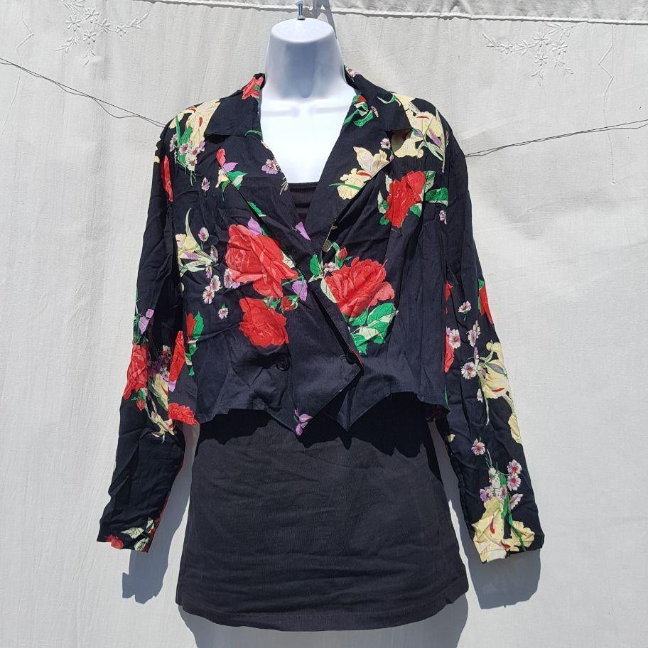 Mooi jasje, bloemen, kort model. 100% Viscose. Mt M, Maat 38/40 (M), ., Ophalen of Verzenden, Zo goed als nieuw