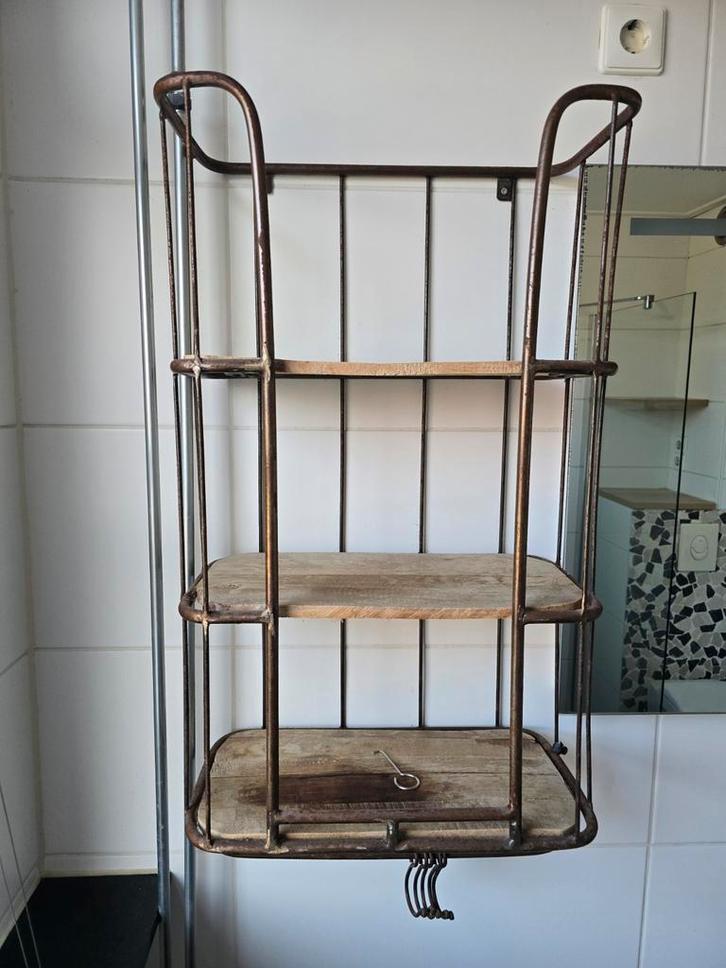 Gratis badkamer rekjes kast, Huis en Inrichting, Badkamer | Badkamermeubels, (Half)hoge kast, Minder dan 100 cm, 50 tot 100 cm