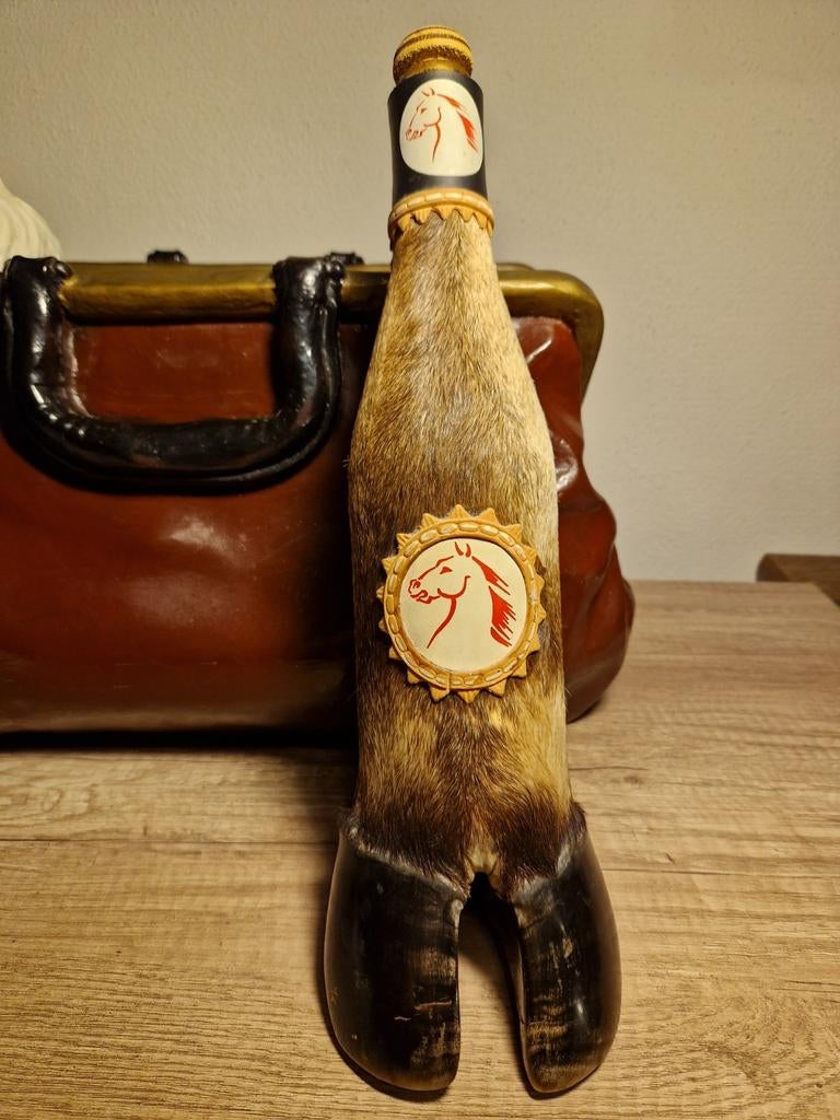 Trophy with Bottle 37sm., Ophalen of Verzenden, Hout, Minder dan 50 cm