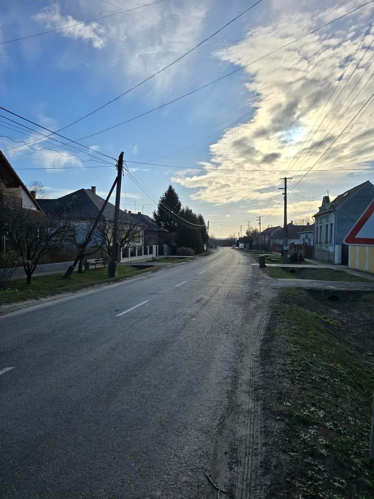 Hongarije comfortabel huis met gasverwarming en rioolaanslui, Huizen en Kamers, Buitenland, Dorp