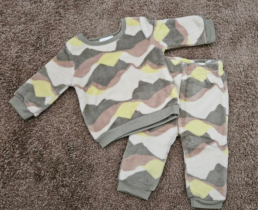 Joggingpakje maat 68, Kinderen en Baby's, Babykleding | Maat 68, Ophalen of Verzenden, Nieuw