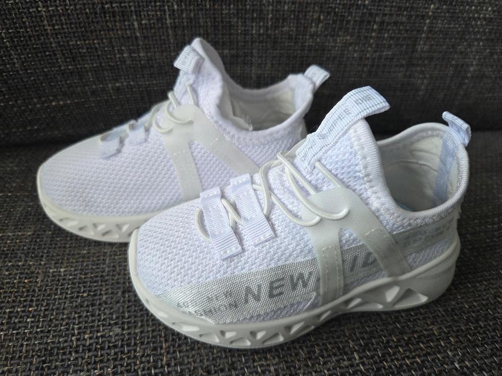 Nieuwe sneackers maat 24!, Ophalen, Nieuw, Jongen of Meisje, Sportschoenen
