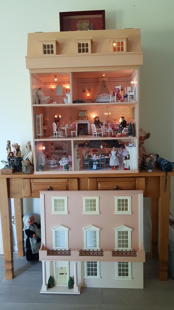 poppenhuis(niet antiek), Huis en Inrichting, Woonaccessoires | Overige, Zo goed als nieuw, Ophalen