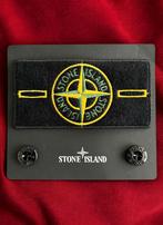 Origineel Stone Island logo badge patch nieuw incl knopen, Verzamelen, Speldjes, Pins en Buttons, Ophalen of Verzenden, Nieuw