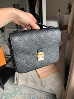 Louis Vuitton Pochette Metis, Ophalen, Zo goed als nieuw