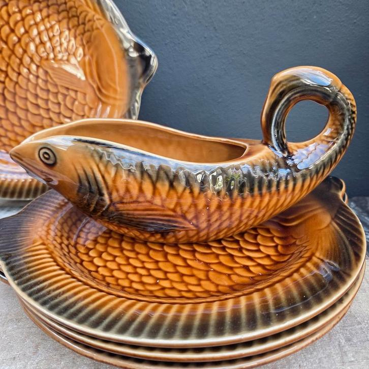 Set van 4 Sarreguemines faience visborden plus sauskom, Antiek en Kunst, Antiek | Servies los, Ophalen of Verzenden