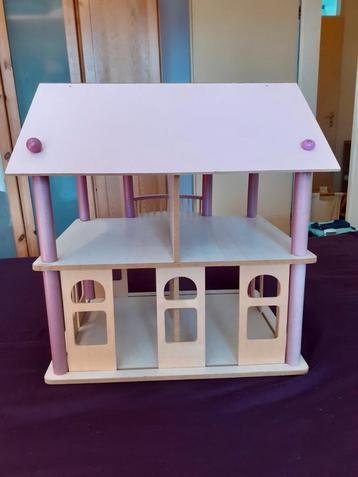 Mooi groot open poppenhuis met popjes en meubeltjes beschikbaar voor biedingen