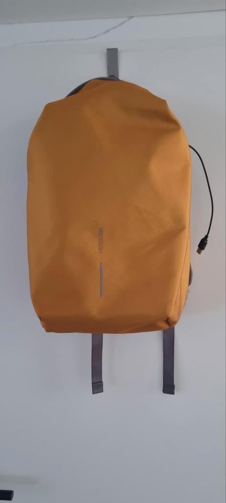 Rugtas maïsmeel in hele goede staat XDDesign, Sieraden, Tassen en Uiterlijk, Tassen | Rugtassen, Zo goed als nieuw, 40 cm of meer