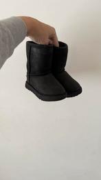 Ugg Classic Weerlaarzen, Ophalen of Verzenden, Zo goed als nieuw, Jongetje of Meisje, Laarsjes