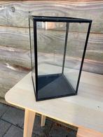 Metalen Vitrine van Glas, Ophalen, Gebruikt