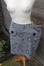 Rok grijs bloem Helena Hart mt 42 winter Vaste prijs AANBIED, Maat 42/44 (L), Zo goed als nieuw, Grijs, Onder de knie