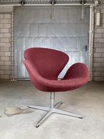 Fritz Hansen Swan fauteuil by Arne Jacobsen, Huis en Inrichting, Fauteuils, Minder dan 75 cm, Modern, Gebruikt, Stof