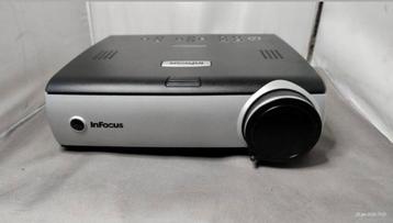 De InFocus IN32 LCD-projector,  lamp heeft 38 uur gedraaid  beschikbaar voor biedingen