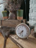 Oud klokje (5) wit Wekker brocante, Witgoed en Apparatuur, Wekkers, ., Ophalen of Verzenden, Zo goed als nieuw, .