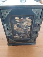 Oud Japans Tansu Kastje met Vogel en Esdoorn Decoratie, Ophalen