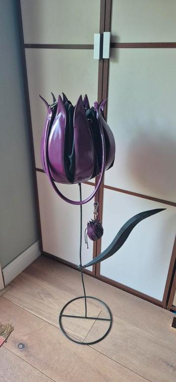 Tulp tas ByLin op standaard en met portemonneetje beschikbaar voor biedingen