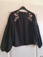 Leuke zwarte blouse met bloemen en ballon mouwen maat 36 S, Kleding | Dames, Blouses en Tunieken, Ophalen of Verzenden, Zo goed als nieuw