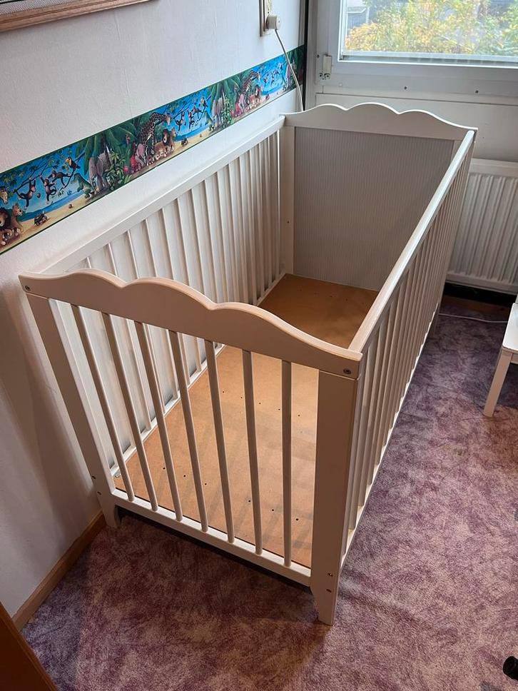 Wit houten ledikant, Kinderen en Baby's, Babywiegjes en Ledikanten, Gebruikt, Ledikant, Ophalen