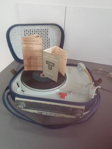 Teppaz transitradio 2+1+1 1967 met platenspeler beschikbaar voor biedingen